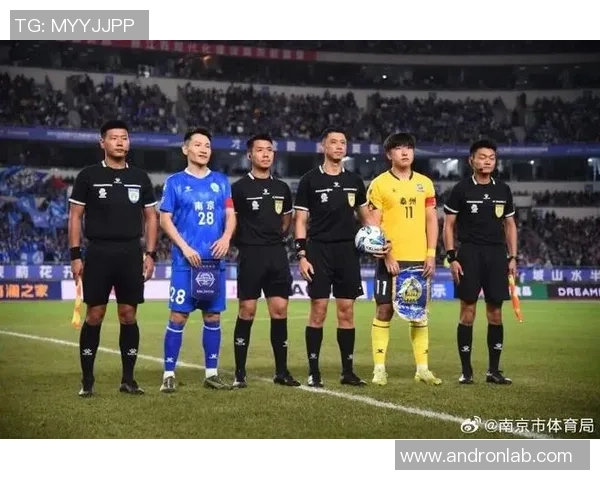 南京足球队在足球团队协作排行榜中荣获第五名展现出色团队精神与实力